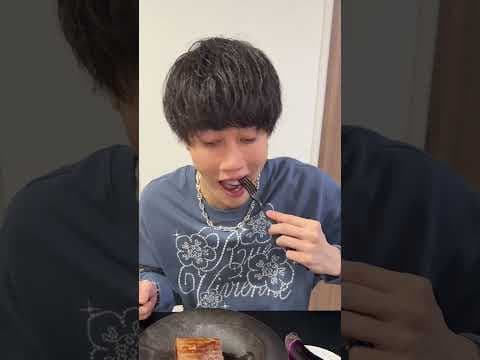 親友に高級肉だと思わせて油注入した安い肉食べさせてみたww