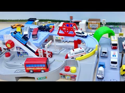 トミカぐるぐるバスタウンをミニカーが走行!