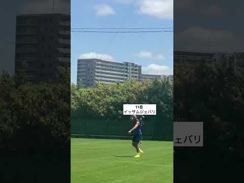 ［ある日の練習場］ 最後の最後まで練習場でシュート練習をするジェバリ選手とデニス選手！#ガンバ大阪 #gambaosaka #jebali #daznenizHummet