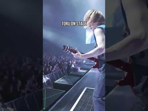 The duality of Toru. Wild on stage, soft in spirit. #ONEOKROCK #ToruOneOkRock #DetoxTour #concert