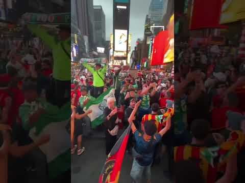 FIFAクラブワールドカップ2025に参戦中のエスペランス・チュニスのサポーターたちがニューヨークの街を埋め尽くす！🇹🇳 #shorts