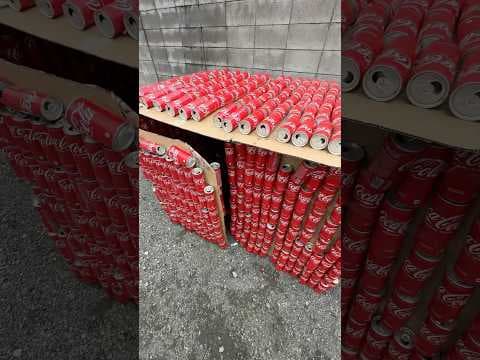 飲み物で作られた家に入ったら甘い香りがして住んでみたいと思った