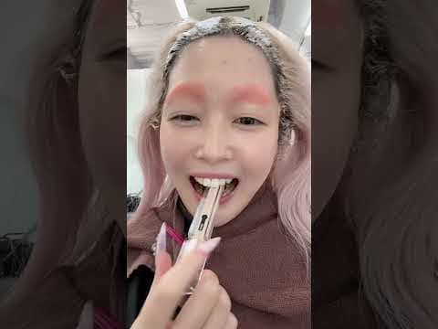 寝坊したので事前に許可をもらい美容室でメイクする1日🙋‍♀️ #shorts