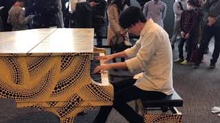 A Thousand Miles (STREET PIANO PEFORMANCE)