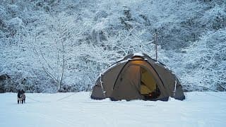 雪の降る日 愛犬と薪ストーブで過ごした冬キャンプ