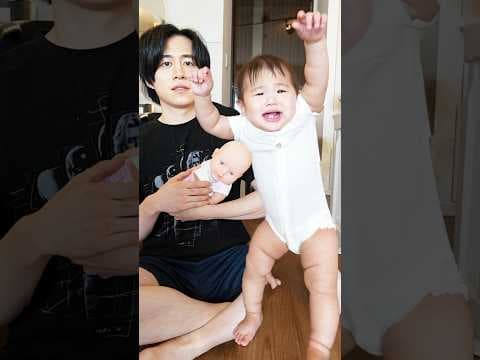 娘の前で他人のこども抱っこしたら嫉妬した #shorts
