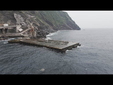 絶海の孤島…青ヶ島の堤防で最強の餌を泳がせると、再び怪物が襲いかかる【青ヶ島編 #5】