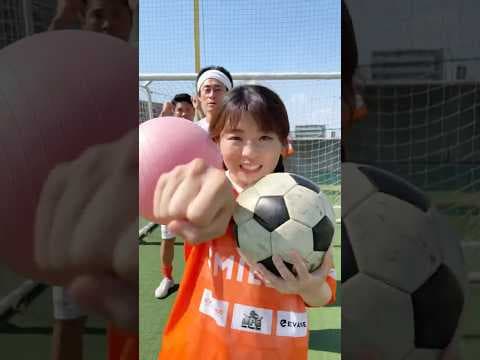 男女で協力してバランスボールを入れろww #shorts