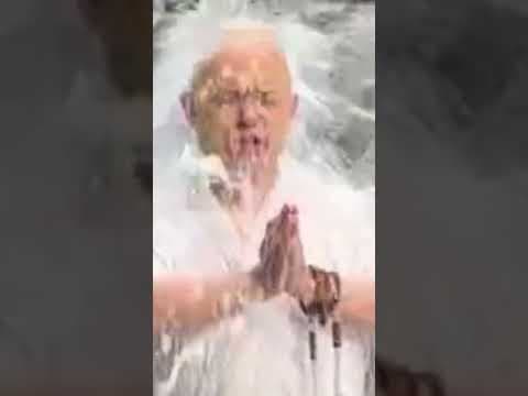 I do waterfall meditation.I chant the Heart Sutra.