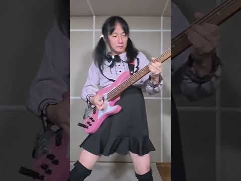 QWER의 신곡이 나왔다 #QWER #bass #눈물참기 #웃음참기 #발차기못참기
