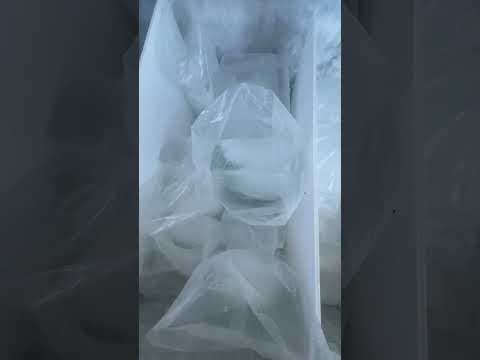 【釣り人必携】食中毒が多発する梅雨・猛暑期の救世主！釣太郎の「黒潮海水氷」で魚の鮮度と安全を守れば安心。魚冷却専用ですが、爆発的な人気を得ています。